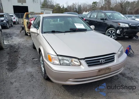 2000 Toyota Camry Le from USA, damaged, VIN 4T1BG22K8YU975005